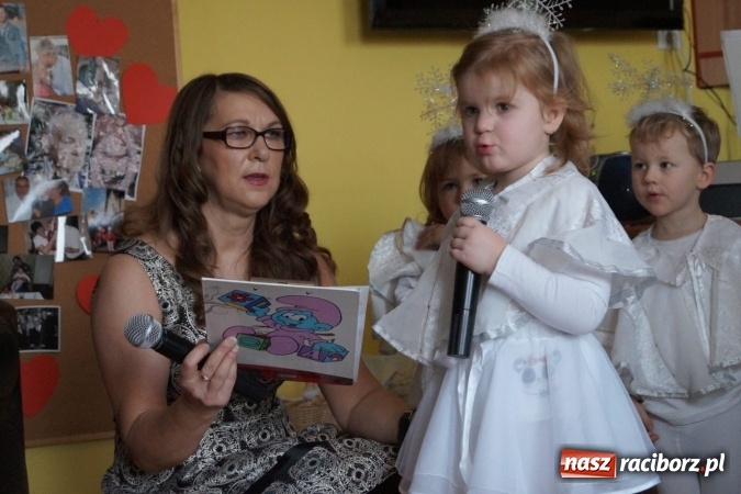 Zdjęcie w galerii na portalu naszraciborz.pl: Babcie są od rozpieszczania, czyli ciąg dalszy świętowania w Nędzy  wiadomości z regionu