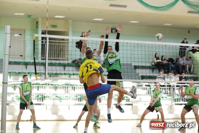Zdjęcie w galerii na portalu naszraciborz.pl: ZSOMS najlepszy w miejskich rozgrywkach siatkówki wiadomości z regionu
