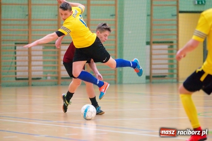 Zdjęcie w galerii na portalu naszraciborz.pl: HLPN: Ostatni weekend fazy zasadniczej w II lidze. Pewna wygrana FC Po Nalewce. Błażejowice minimalnie lepsze od Ultimate Team wiadomości z regionu