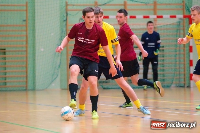 Zdjęcie w galerii na portalu naszraciborz.pl: HLPN: Ostatni weekend fazy zasadniczej w II lidze. Pewna wygrana FC Po Nalewce. Błażejowice minimalnie lepsze od Ultimate Team wiadomości z regionu