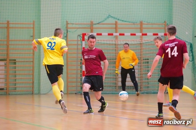 Zdjęcie w galerii na portalu naszraciborz.pl: HLPN: Ostatni weekend fazy zasadniczej w II lidze. Pewna wygrana FC Po Nalewce. Błażejowice minimalnie lepsze od Ultimate Team wiadomości z regionu