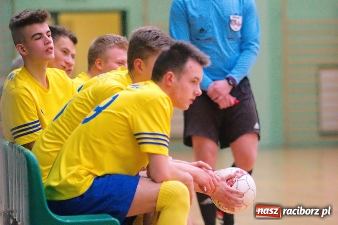 Zdjęcie w galerii na portalu naszraciborz.pl: HLPN: Ostatni weekend fazy zasadniczej w II lidze. Pewna wygrana FC Po Nalewce. Błażejowice minimalnie lepsze od Ultimate Team wiadomości z regionu