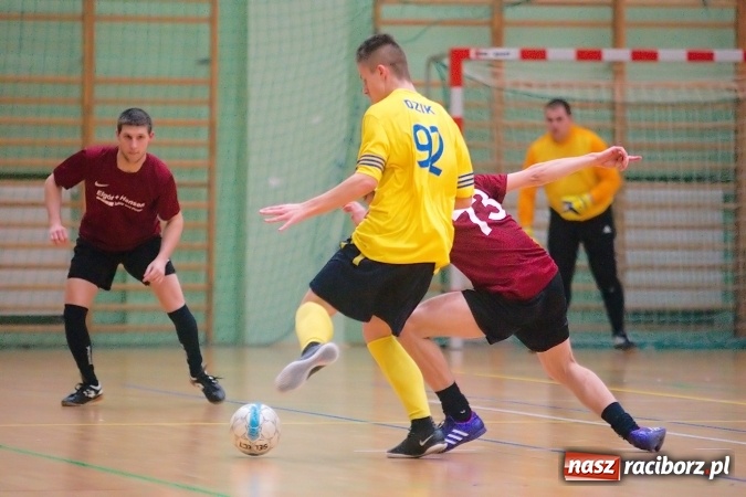 Zdjęcie w galerii na portalu naszraciborz.pl: HLPN: Ostatni weekend fazy zasadniczej w II lidze. Pewna wygrana FC Po Nalewce. Błażejowice minimalnie lepsze od Ultimate Team wiadomości z regionu