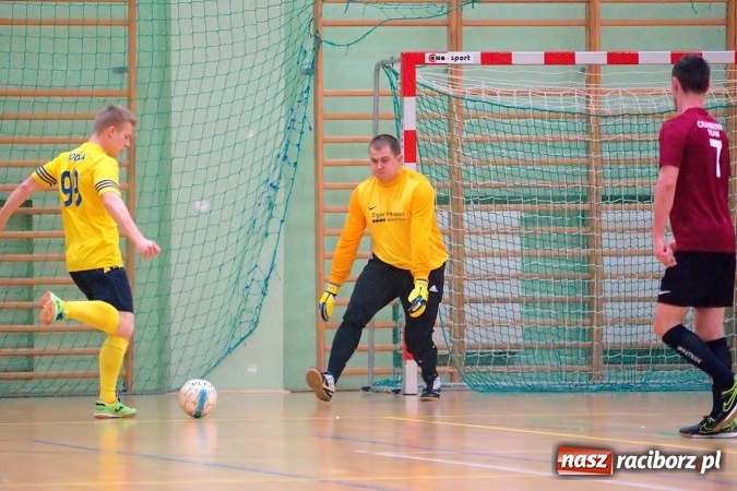 Zdjęcie w galerii na portalu naszraciborz.pl: HLPN: Ostatni weekend fazy zasadniczej w II lidze. Pewna wygrana FC Po Nalewce. Błażejowice minimalnie lepsze od Ultimate Team wiadomości z regionu