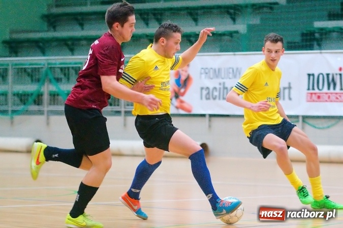 Zdjęcie w galerii na portalu naszraciborz.pl: HLPN: Ostatni weekend fazy zasadniczej w II lidze. Pewna wygrana FC Po Nalewce. Błażejowice minimalnie lepsze od Ultimate Team wiadomości z regionu