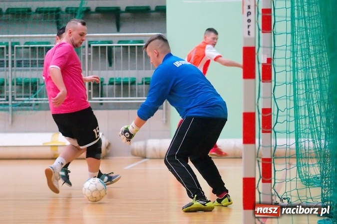 Zdjęcie w galerii na portalu naszraciborz.pl: HLPN: Ostatni weekend fazy zasadniczej w II lidze. Pewna wygrana FC Po Nalewce. Błażejowice minimalnie lepsze od Ultimate Team wiadomości z regionu