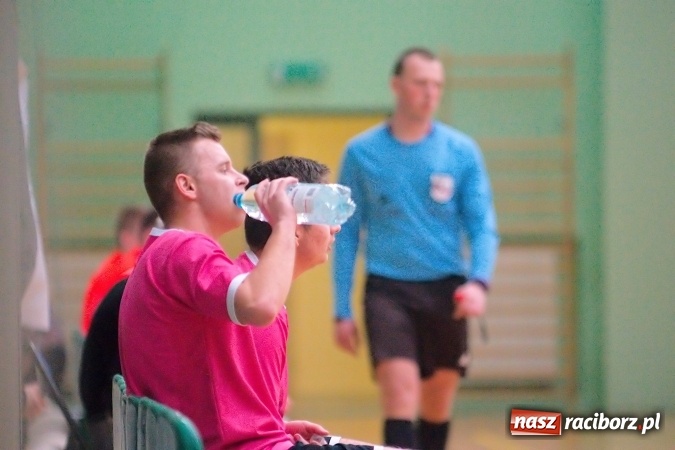 Zdjęcie w galerii na portalu naszraciborz.pl: HLPN: Ostatni weekend fazy zasadniczej w II lidze. Pewna wygrana FC Po Nalewce. Błażejowice minimalnie lepsze od Ultimate Team wiadomości z regionu