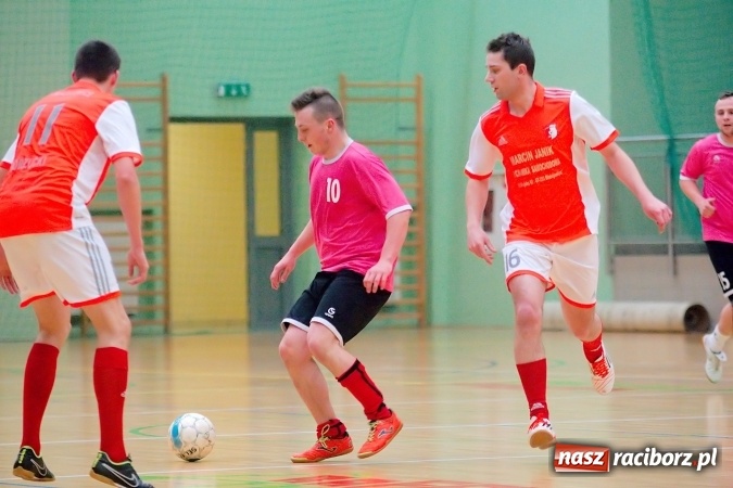 Zdjęcie w galerii na portalu naszraciborz.pl: HLPN: Ostatni weekend fazy zasadniczej w II lidze. Pewna wygrana FC Po Nalewce. Błażejowice minimalnie lepsze od Ultimate Team wiadomości z regionu