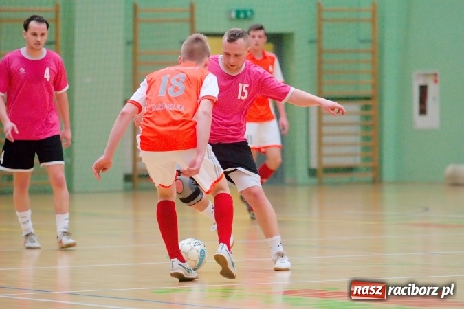 Zdjęcie w galerii na portalu naszraciborz.pl: HLPN: Ostatni weekend fazy zasadniczej w II lidze. Pewna wygrana FC Po Nalewce. Błażejowice minimalnie lepsze od Ultimate Team wiadomości z regionu