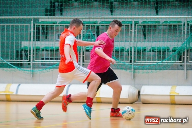 Zdjęcie w galerii na portalu naszraciborz.pl: HLPN: Ostatni weekend fazy zasadniczej w II lidze. Pewna wygrana FC Po Nalewce. Błażejowice minimalnie lepsze od Ultimate Team wiadomości z regionu