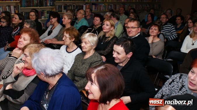 Zdjęcie w galerii na portalu naszraciborz.pl: CARRANTUOHILL zagrał koncert w bibliotece wiadomości z regionu