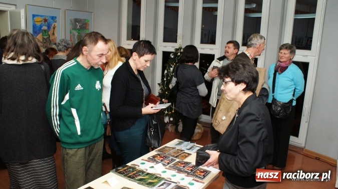 Zdjęcie w galerii na portalu naszraciborz.pl: CARRANTUOHILL zagrał koncert w bibliotece wiadomości z regionu