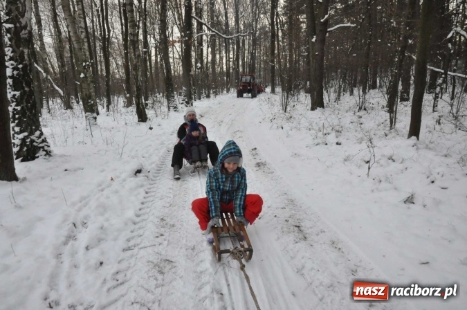 Zdjęcie w galerii na portalu naszraciborz.pl: Samborowice zajechały do Jankowic, czyli koncert a teraz kulig zbliża dwie zgrane wioski wiadomości z regionu