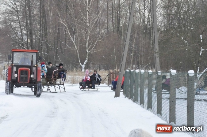 Zdjęcie w galerii na portalu naszraciborz.pl: Samborowice zajechały do Jankowic, czyli koncert a teraz kulig zbliża dwie zgrane wioski wiadomości z regionu