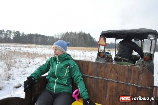 Zdjęcie w galerii na portalu naszraciborz.pl: Samborowice zajechały do Jankowic, czyli koncert a teraz kulig zbliża dwie zgrane wioski wiadomości z regionu