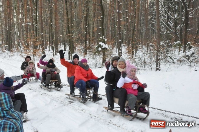 Zdjęcie w galerii na portalu naszraciborz.pl: Samborowice zajechały do Jankowic, czyli koncert a teraz kulig zbliża dwie zgrane wioski wiadomości z regionu