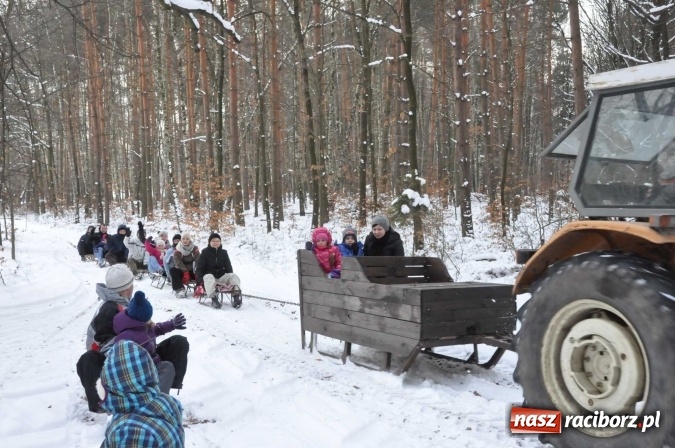 Zdjęcie w galerii na portalu naszraciborz.pl: Samborowice zajechały do Jankowic, czyli koncert a teraz kulig zbliża dwie zgrane wioski wiadomości z regionu