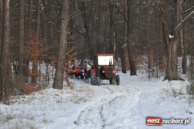 Zdjęcie w galerii na portalu naszraciborz.pl: Samborowice zajechały do Jankowic, czyli koncert a teraz kulig zbliża dwie zgrane wioski wiadomości z regionu