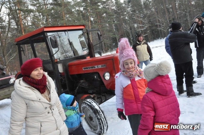 Zdjęcie w galerii na portalu naszraciborz.pl: Samborowice zajechały do Jankowic, czyli koncert a teraz kulig zbliża dwie zgrane wioski wiadomości z regionu