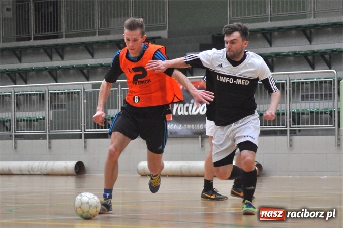 Zdjęcie w galerii na portalu naszraciborz.pl: Walka o mistrzostwo do ostatniego meczu wiadomości z regionu