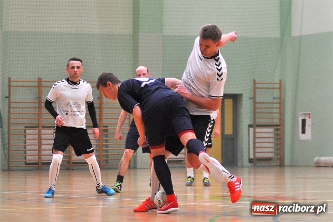 Zdjęcie w galerii na portalu naszraciborz.pl: Walka o mistrzostwo do ostatniego meczu wiadomości z regionu