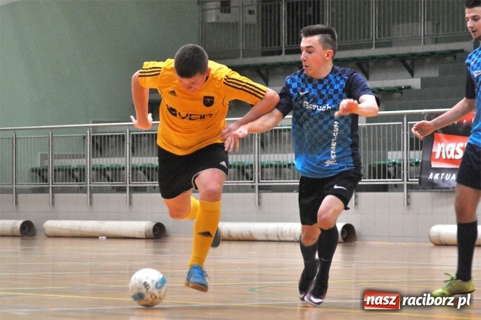 Zdjęcie w galerii na portalu naszraciborz.pl: Walka o mistrzostwo do ostatniego meczu wiadomości z regionu
