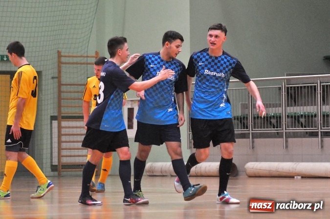Zdjęcie w galerii na portalu naszraciborz.pl: Walka o mistrzostwo do ostatniego meczu wiadomości z regionu