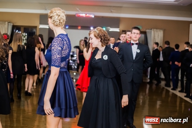 Zdjęcie w galerii na portalu naszraciborz.pl: Maturzyści z Mechanika zamykają w Bravo w Tworkowie sezon studniówkowy FOTO i WIDEO wiadomości z regionu