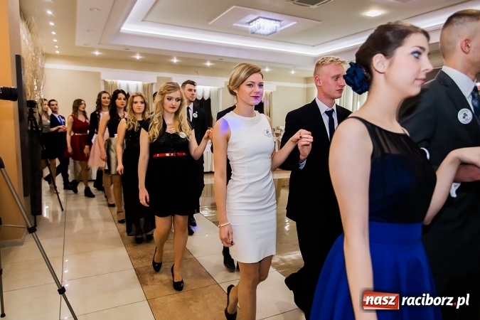 Zdjęcie w galerii na portalu naszraciborz.pl: Maturzyści z Mechanika zamykają w Bravo w Tworkowie sezon studniówkowy FOTO i WIDEO wiadomości z regionu