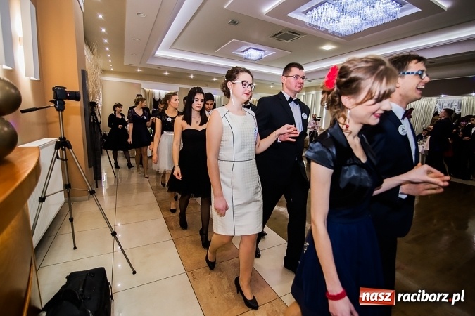 Zdjęcie w galerii na portalu naszraciborz.pl: Maturzyści z Mechanika zamykają w Bravo w Tworkowie sezon studniówkowy FOTO i WIDEO wiadomości z regionu