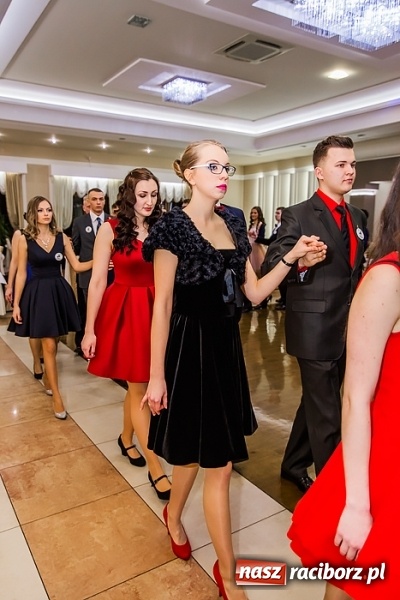 Zdjęcie w galerii na portalu naszraciborz.pl: Maturzyści z Mechanika zamykają w Bravo w Tworkowie sezon studniówkowy FOTO i WIDEO wiadomości z regionu