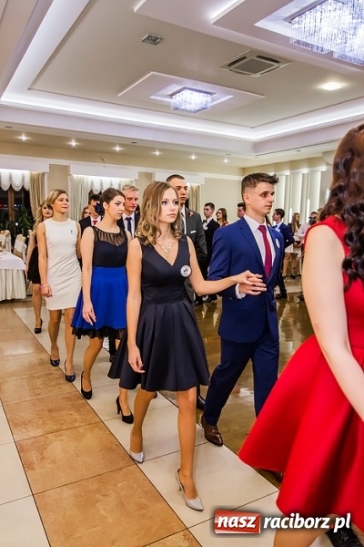 Zdjęcie w galerii na portalu naszraciborz.pl: Maturzyści z Mechanika zamykają w Bravo w Tworkowie sezon studniówkowy FOTO i WIDEO wiadomości z regionu