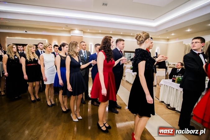 Zdjęcie w galerii na portalu naszraciborz.pl: Maturzyści z Mechanika zamykają w Bravo w Tworkowie sezon studniówkowy FOTO i WIDEO wiadomości z regionu