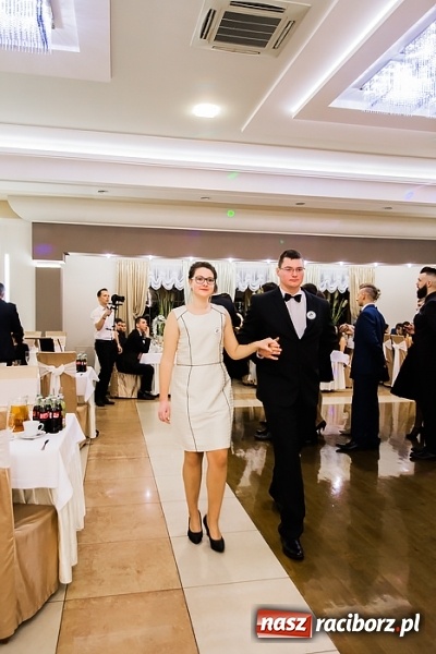 Zdjęcie w galerii na portalu naszraciborz.pl: Maturzyści z Mechanika zamykają w Bravo w Tworkowie sezon studniówkowy FOTO i WIDEO wiadomości z regionu