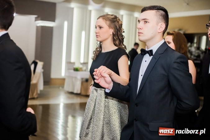 Zdjęcie w galerii na portalu naszraciborz.pl: Maturzyści z Mechanika zamykają w Bravo w Tworkowie sezon studniówkowy FOTO i WIDEO wiadomości z regionu