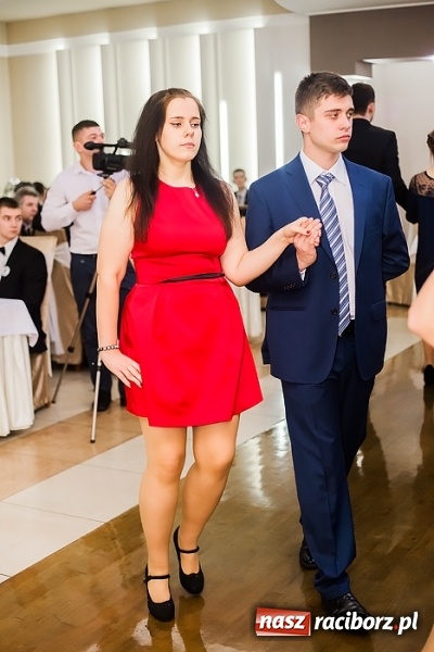 Zdjęcie w galerii na portalu naszraciborz.pl: Maturzyści z Mechanika zamykają w Bravo w Tworkowie sezon studniówkowy FOTO i WIDEO wiadomości z regionu