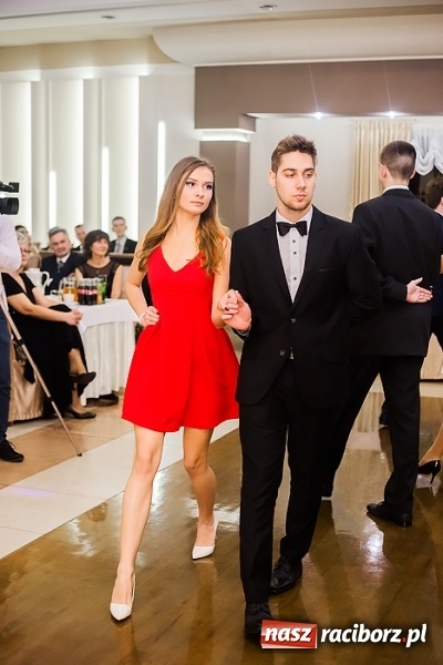 Zdjęcie w galerii na portalu naszraciborz.pl: Maturzyści z Mechanika zamykają w Bravo w Tworkowie sezon studniówkowy FOTO i WIDEO wiadomości z regionu