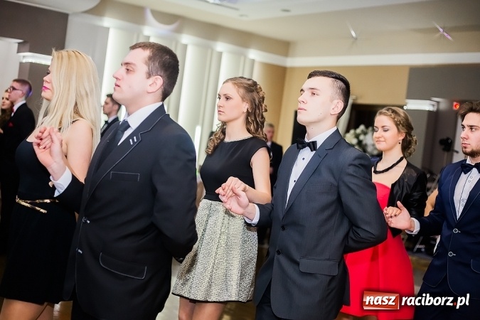 Zdjęcie w galerii na portalu naszraciborz.pl: Maturzyści z Mechanika zamykają w Bravo w Tworkowie sezon studniówkowy FOTO i WIDEO wiadomości z regionu