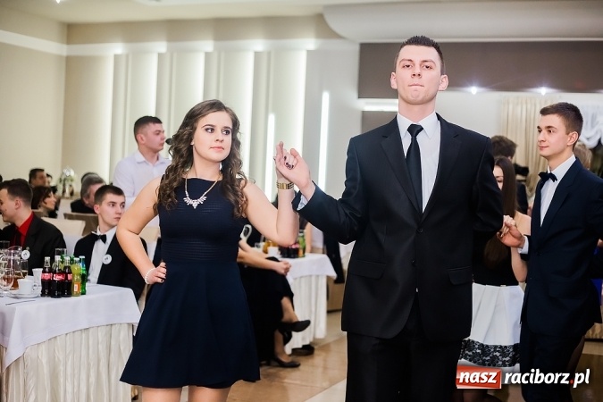 Zdjęcie w galerii na portalu naszraciborz.pl: Maturzyści z Mechanika zamykają w Bravo w Tworkowie sezon studniówkowy FOTO i WIDEO wiadomości z regionu