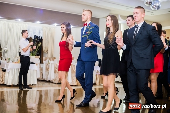 Zdjęcie w galerii na portalu naszraciborz.pl: Maturzyści z Mechanika zamykają w Bravo w Tworkowie sezon studniówkowy FOTO i WIDEO wiadomości z regionu