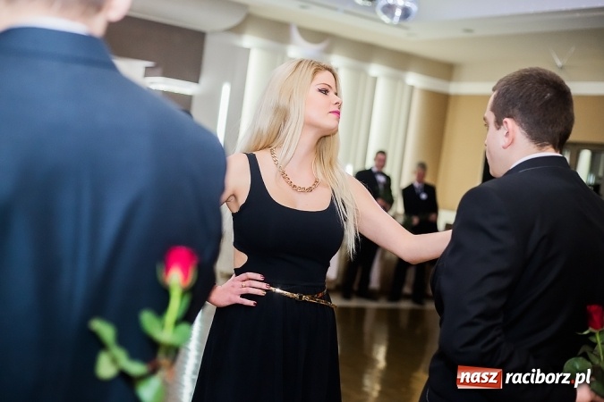 Zdjęcie w galerii na portalu naszraciborz.pl: Maturzyści z Mechanika zamykają w Bravo w Tworkowie sezon studniówkowy FOTO i WIDEO wiadomości z regionu