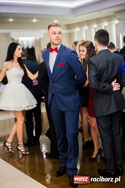 Zdjęcie w galerii na portalu naszraciborz.pl: Maturzyści z Mechanika zamykają w Bravo w Tworkowie sezon studniówkowy FOTO i WIDEO wiadomości z regionu