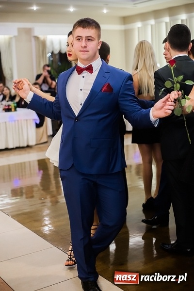 Zdjęcie w galerii na portalu naszraciborz.pl: Maturzyści z Mechanika zamykają w Bravo w Tworkowie sezon studniówkowy FOTO i WIDEO wiadomości z regionu