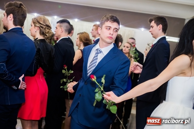 Zdjęcie w galerii na portalu naszraciborz.pl: Maturzyści z Mechanika zamykają w Bravo w Tworkowie sezon studniówkowy FOTO i WIDEO wiadomości z regionu