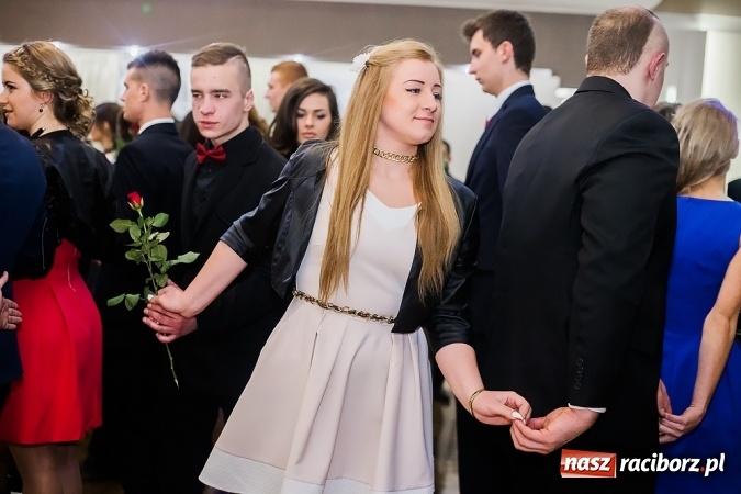 Zdjęcie w galerii na portalu naszraciborz.pl: Maturzyści z Mechanika zamykają w Bravo w Tworkowie sezon studniówkowy FOTO i WIDEO wiadomości z regionu