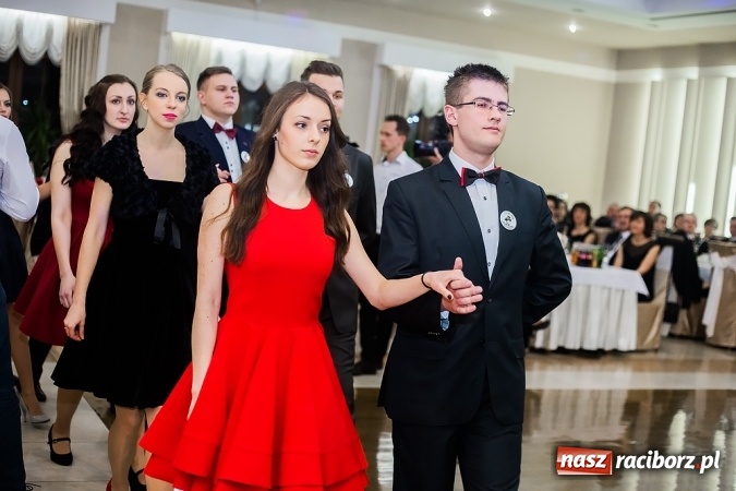 Zdjęcie w galerii na portalu naszraciborz.pl: Maturzyści z Mechanika zamykają w Bravo w Tworkowie sezon studniówkowy FOTO i WIDEO wiadomości z regionu