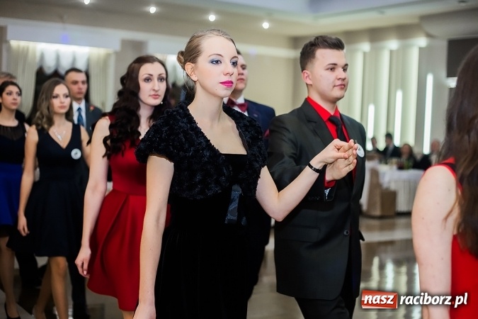 Zdjęcie w galerii na portalu naszraciborz.pl: Maturzyści z Mechanika zamykają w Bravo w Tworkowie sezon studniówkowy FOTO i WIDEO wiadomości z regionu