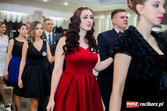 Zdjęcie w galerii na portalu naszraciborz.pl: Maturzyści z Mechanika zamykają w Bravo w Tworkowie sezon studniówkowy FOTO i WIDEO wiadomości z regionu