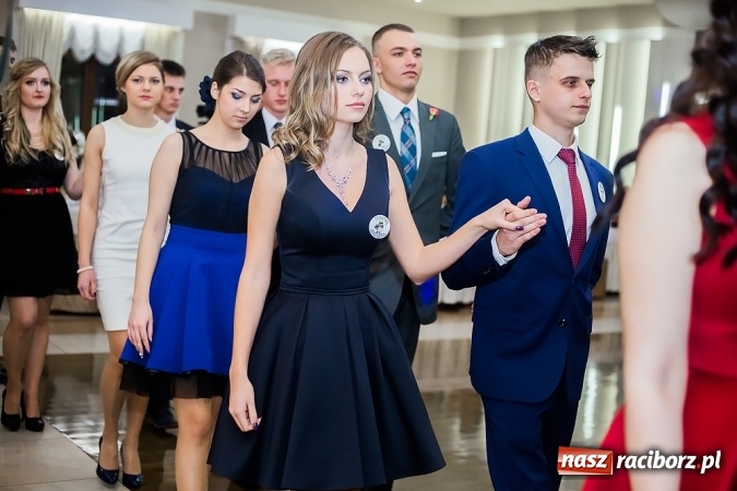 Zdjęcie w galerii na portalu naszraciborz.pl: Maturzyści z Mechanika zamykają w Bravo w Tworkowie sezon studniówkowy FOTO i WIDEO wiadomości z regionu