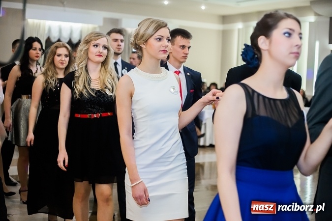 Zdjęcie w galerii na portalu naszraciborz.pl: Maturzyści z Mechanika zamykają w Bravo w Tworkowie sezon studniówkowy FOTO i WIDEO wiadomości z regionu